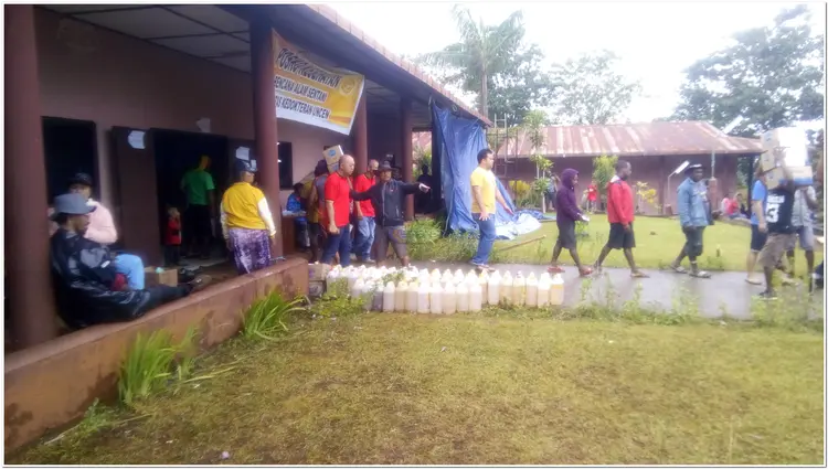 Bala bantuan datang untuk membantu para pengungsi