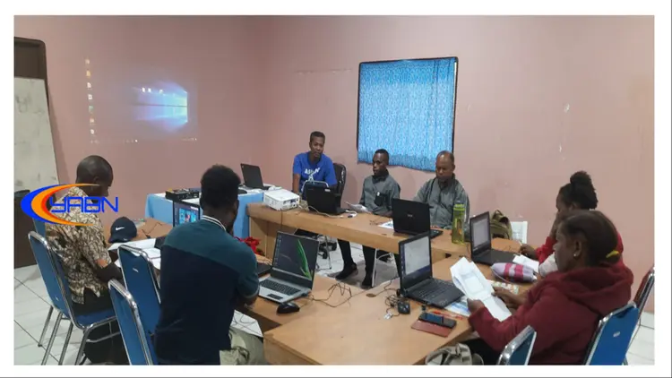 Menerangkan materi yang di berikan